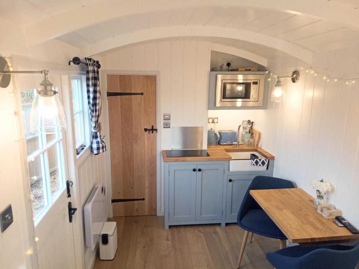 Yew Tree View Luxury Shepherd'S Hut Sturminster Newton Esterno foto